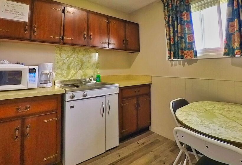 酒店 Maple Leaf Inn