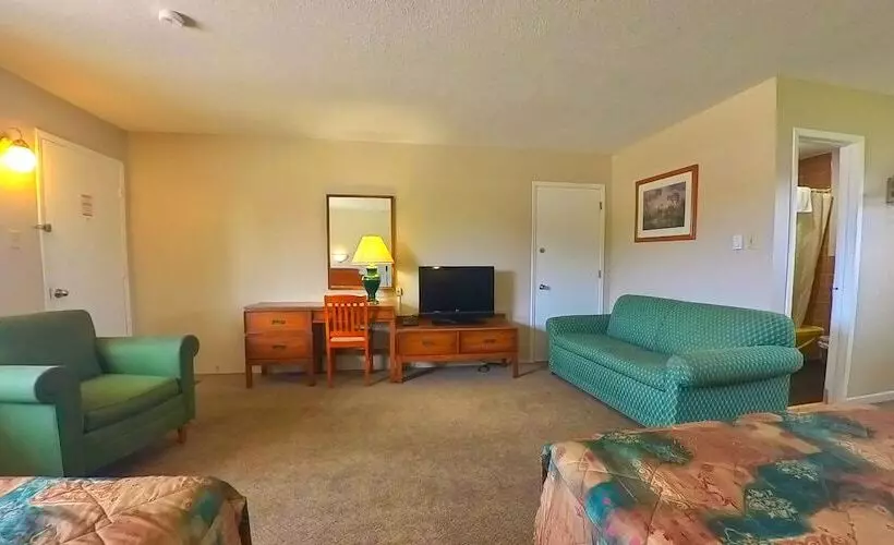 酒店 Maple Leaf Inn