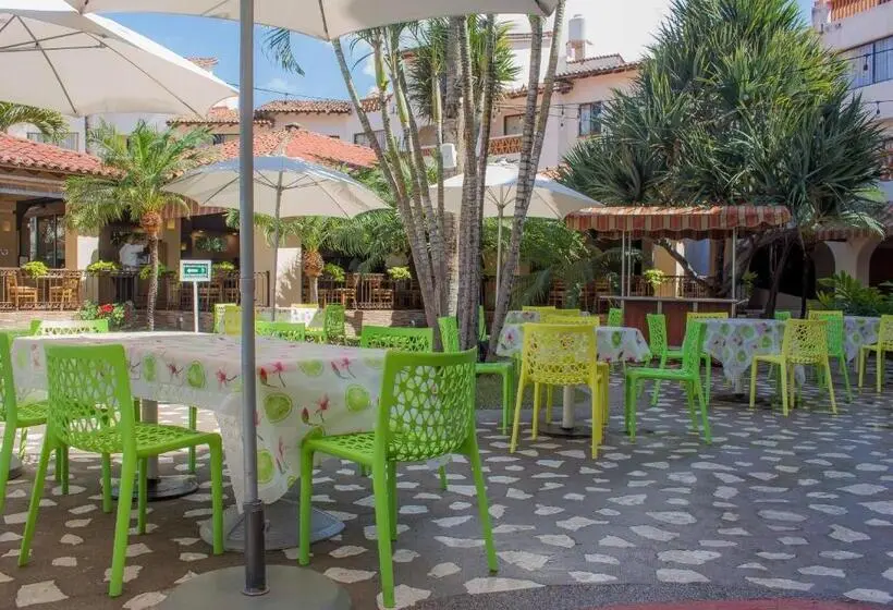 ホテル Plaza Pelicanos Grand Beach Resort All Inclusive