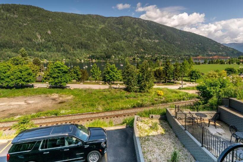 בית מלון כפרי Prestige Inn Nelson