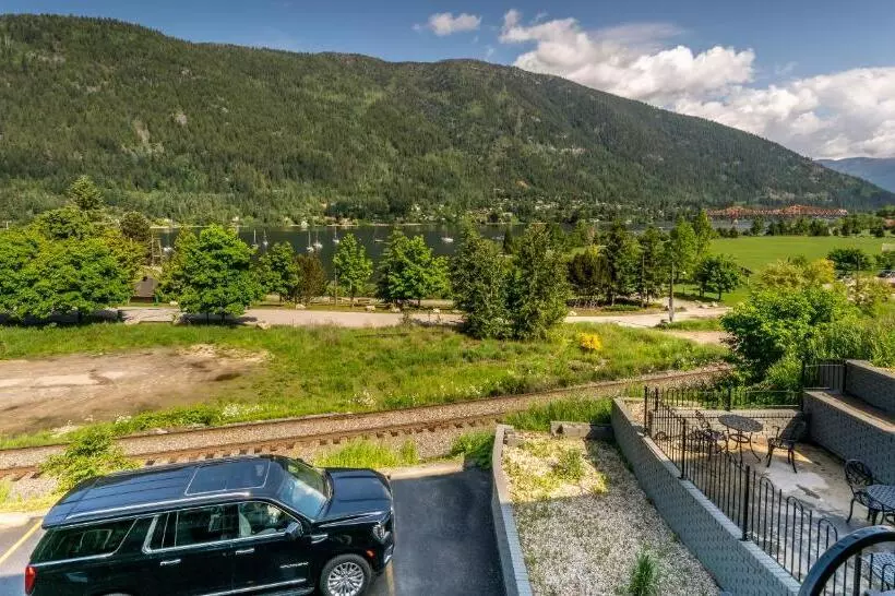 בית מלון כפרי Prestige Inn Nelson