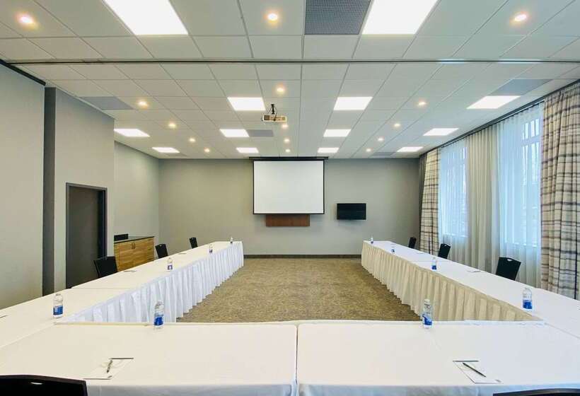 בית מלון כפרי Quality Suites