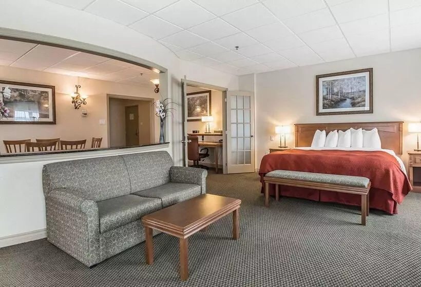 هتل Quality Suites