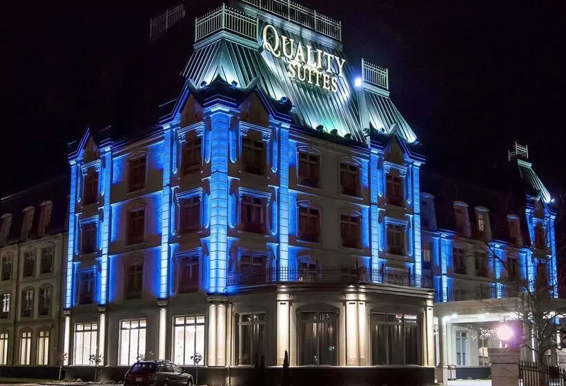 هتل Quality Suites