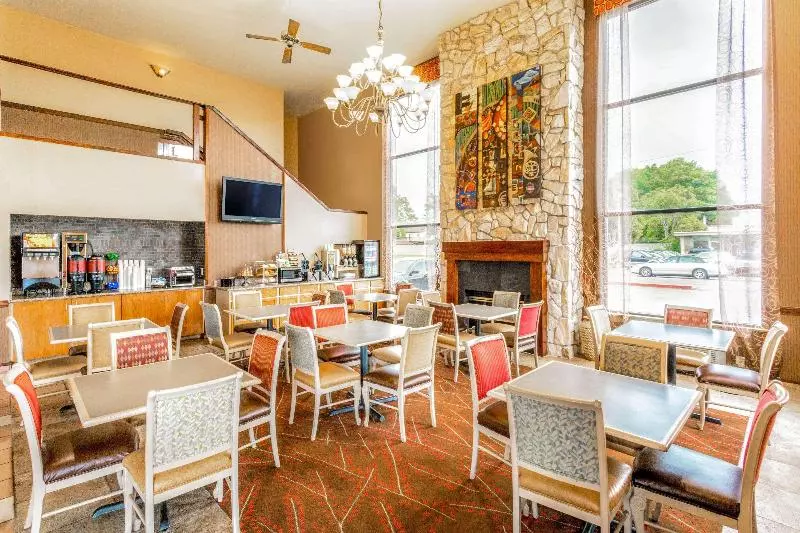 Отель Comfort Inn & Suites Salt Lake City I 80 I 15 Downtown