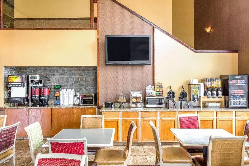 Отель Comfort Inn & Suites Salt Lake City I 80 I 15 Downtown