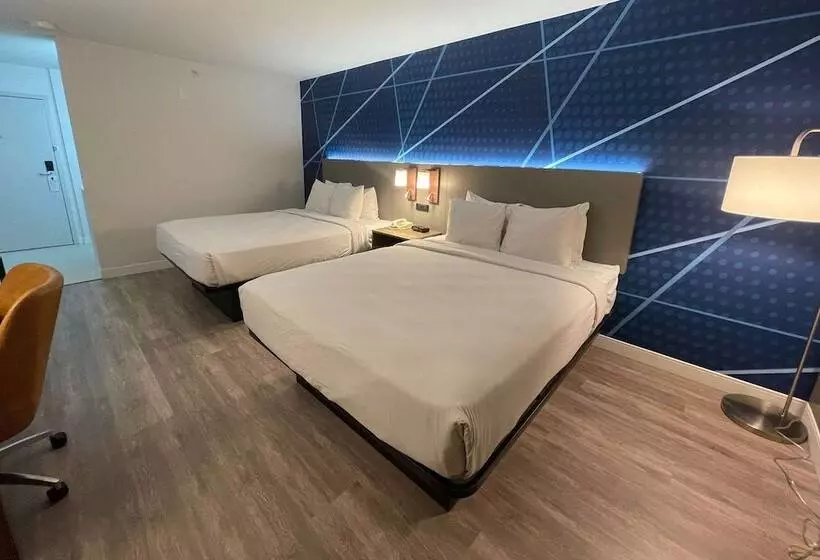 Отель Comfort Inn & Suites Salt Lake City I 80 I 15 Downtown