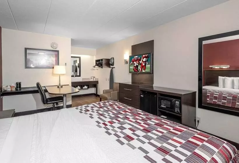 Отель Red Roof Inn Mt Laurel