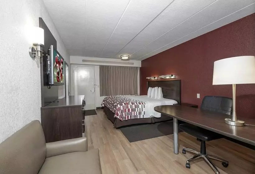 Отель Red Roof Inn Mt Laurel