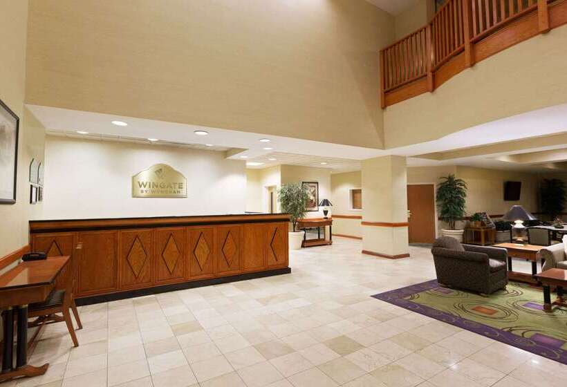 هتل Wingate By Wyndham Charlotte Airport