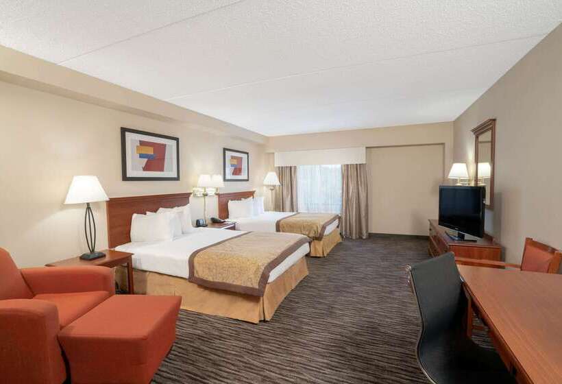 هتل Wingate By Wyndham Charlotte Airport