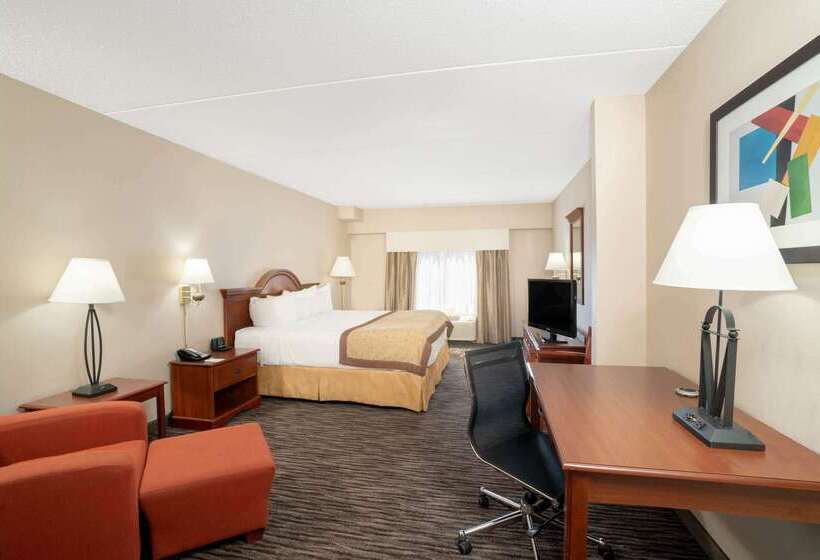 هتل Wingate By Wyndham Charlotte Airport