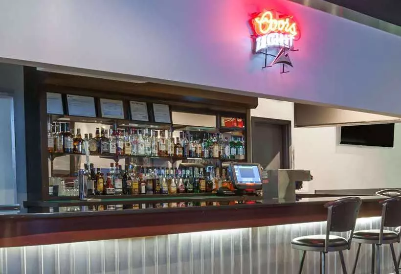 汽车旅馆 Super 8 By Wyndham Edmonton/west