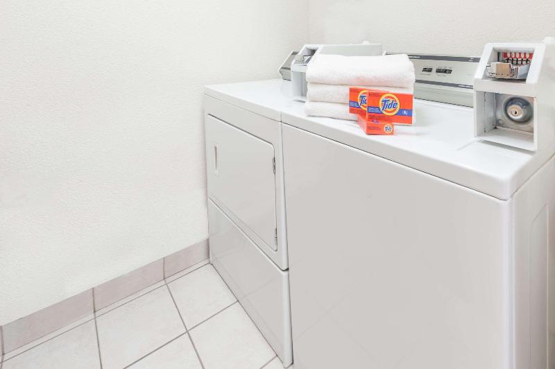 Motelli Super 8 By Wyndham Edmonton/west