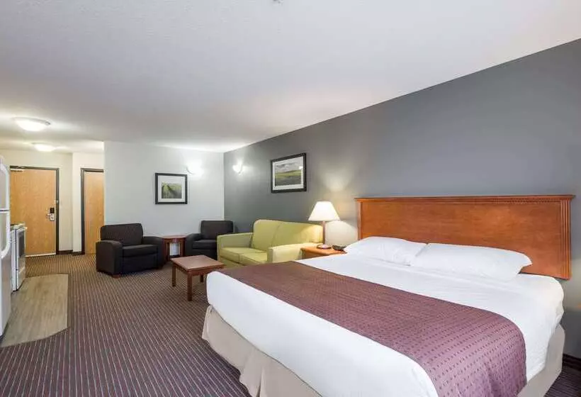 فندق على الطريق Super 8 By Wyndham Grande Prairie