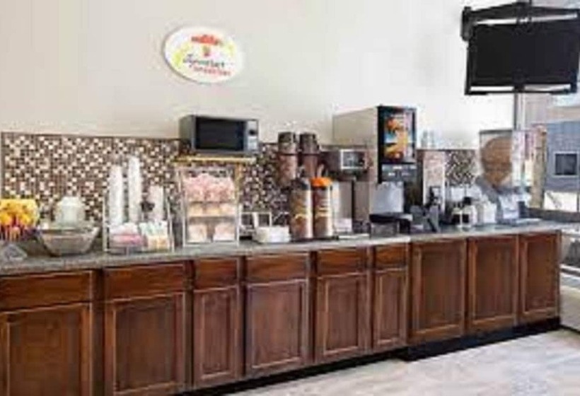 Motel Super 8 By Wyndham Grande Prairie