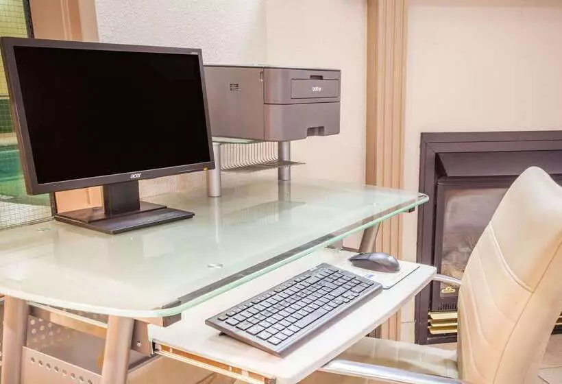 Мотель Super 8 By Wyndham Meadow Lake