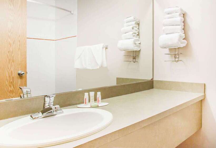 Motel Super 8 By Wyndham Meadow Lake