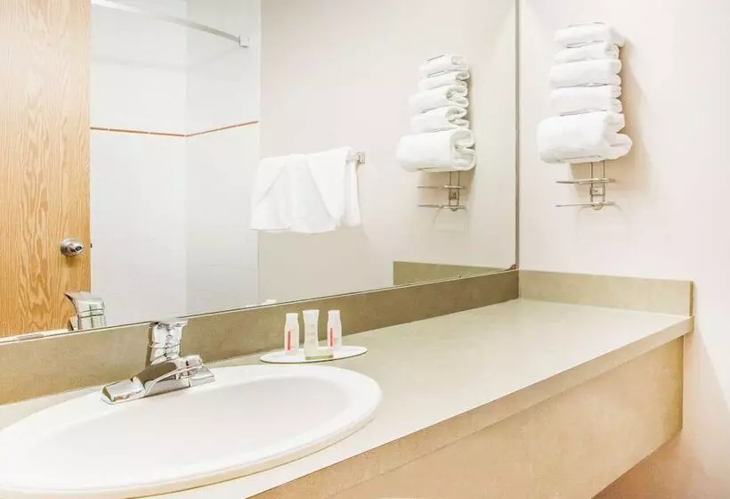 Мотель Super 8 By Wyndham Meadow Lake