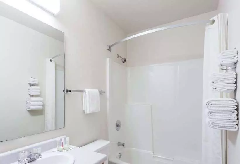 Motelli Super 8 By Wyndham Moose Jaw Sk