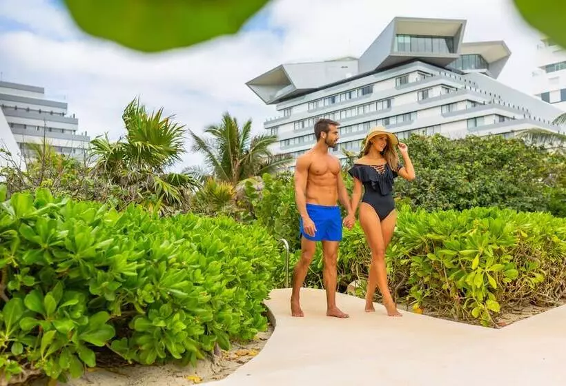 Resort Park Royal Beach Cancun  All Inclusive