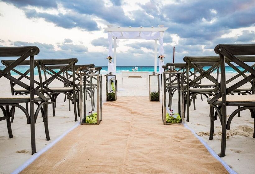 Resort Park Royal Beach Cancun All Inclusive