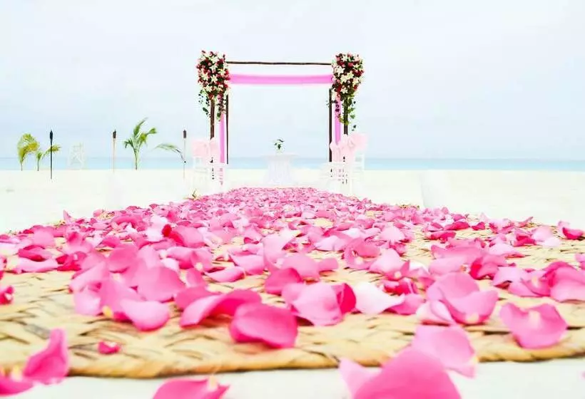 Resort Park Royal Beach Cancun  All Inclusive