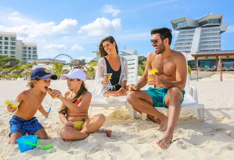 Resort Park Royal Beach Cancun  All Inclusive
