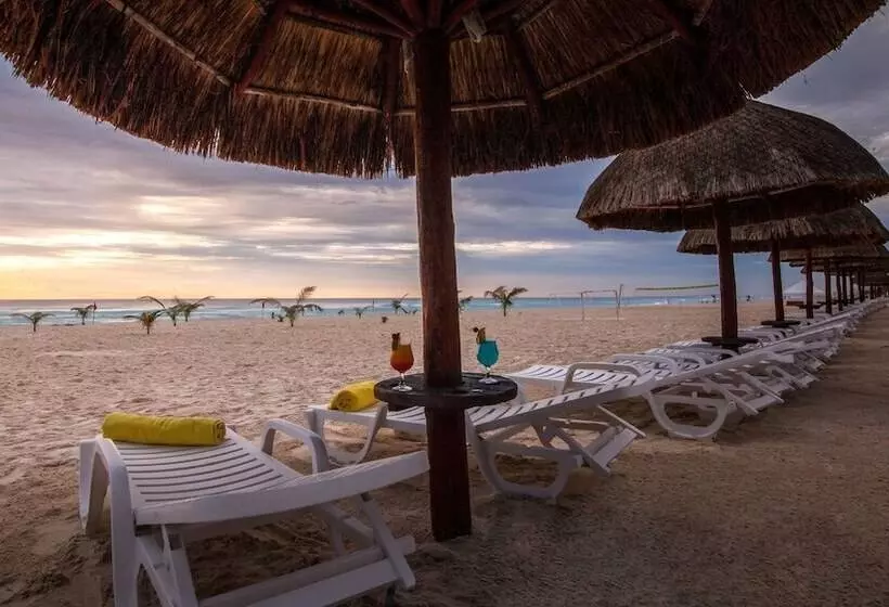 Resort Park Royal Beach Cancun  All Inclusive
