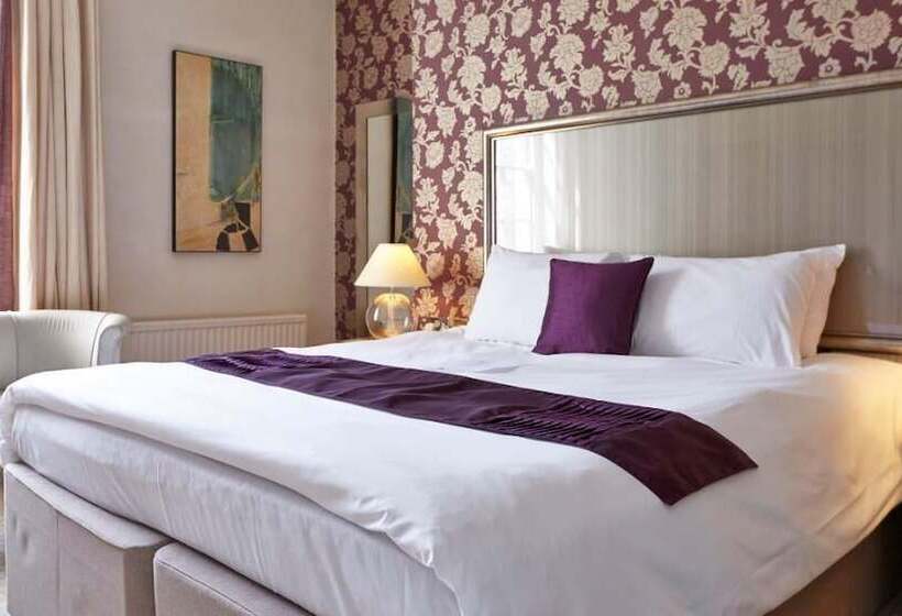 The Bear Hotel By Greene King Inns