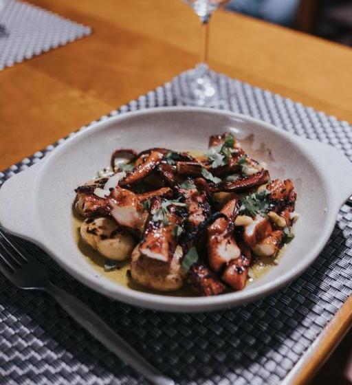 تختخواب و صبحانه O Cantinho Dos Cabrais