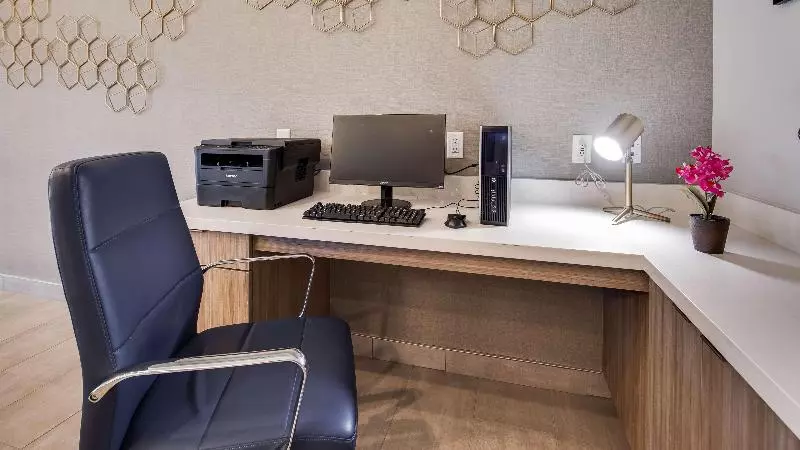 ホテル Best Western Plus Mid County
