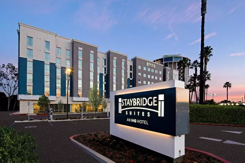 Hotelli Staybridge Suites   Long Beach Airport, An Ihg
