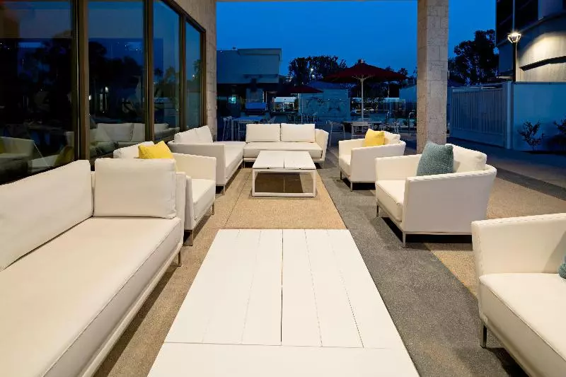 Hotelli Staybridge Suites   Long Beach Airport, An Ihg