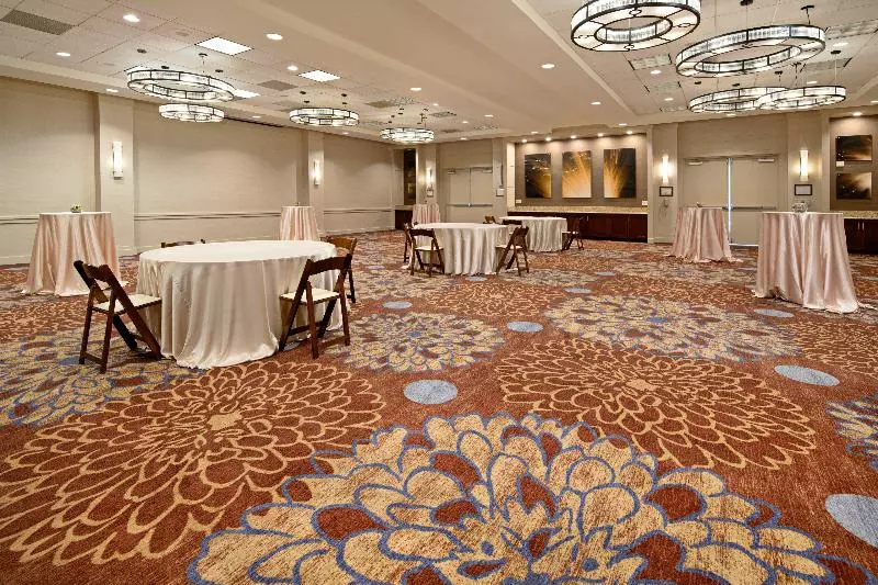 Hotelli Staybridge Suites   Long Beach Airport, An Ihg