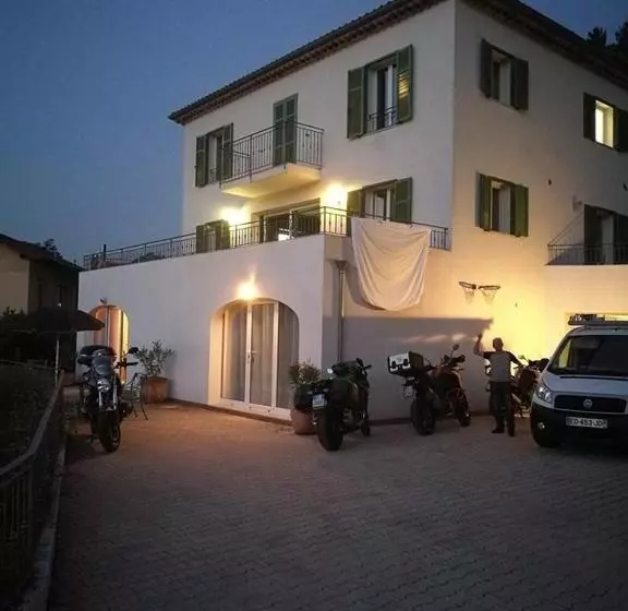 Aamiaismajoitus (B&B) Chambres D Hôtes Les Iris