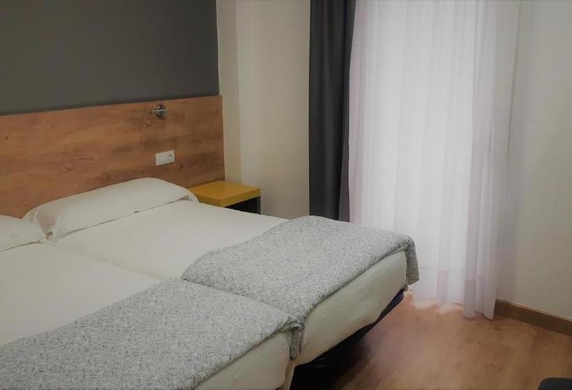 민박 Hostal Restaurante Lugano