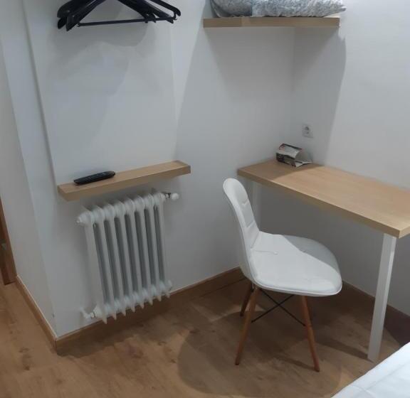 민박 Hostal Restaurante Lugano