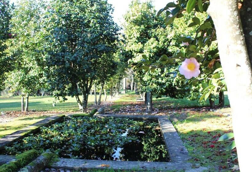 Excellent Cottage In Santa Comba With Communal Swimming Pool