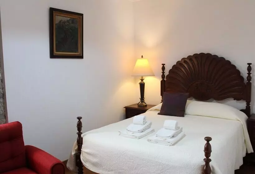 Excellent Cottage In Santa Comba With Communal Swimming Pool