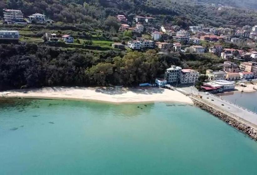 簡易ホテル Saraceno