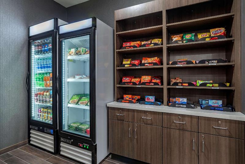 فندق Comfort Inn & Suites Downtown Near University