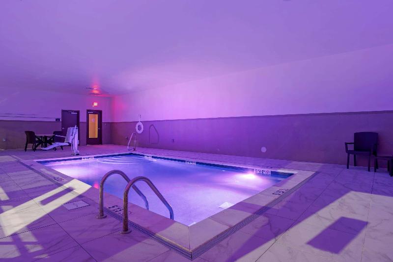 فندق Comfort Inn & Suites Downtown Near University