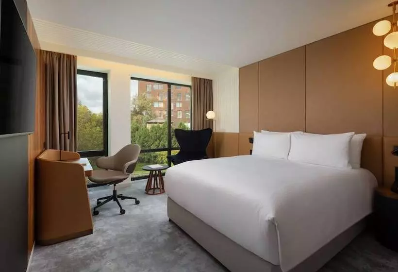 ホテル Mövenpick Moscow Taganskaya
