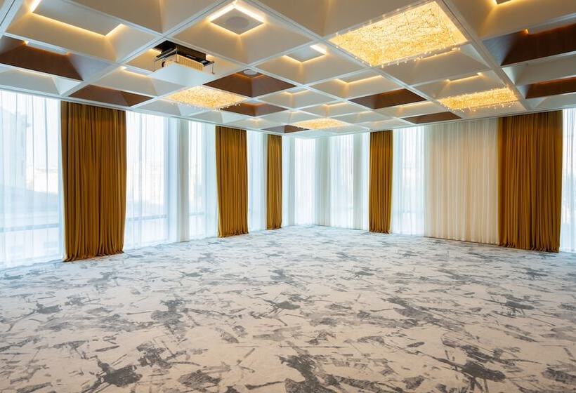 ホテル Mövenpick Moscow Taganskaya