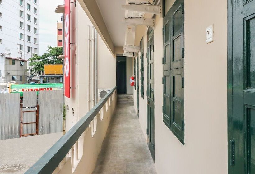 Otel Oyo 46738 Egmore Shelters