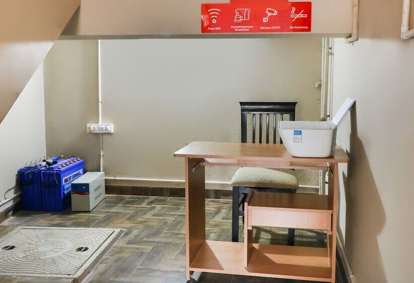 Otel Oyo 46738 Egmore Shelters