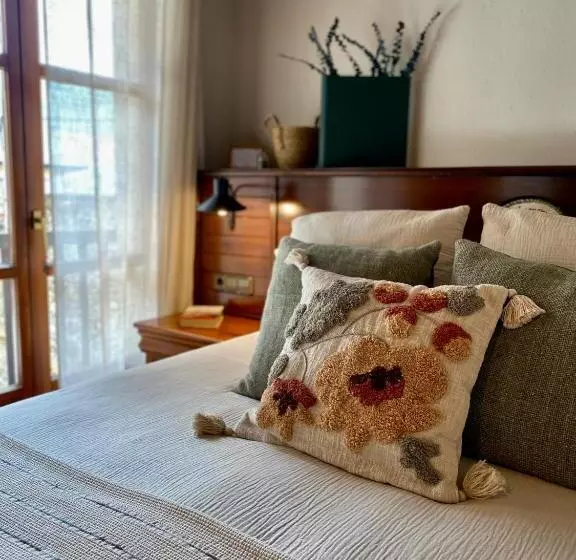 L Hotelet D Estamariu Cal Teixidor