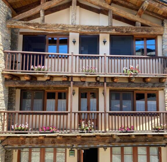 L Hotelet D Estamariu Cal Teixidor