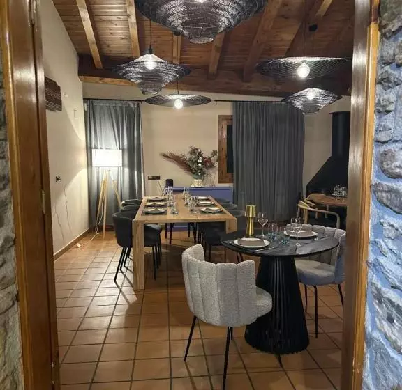 L Hotelet D Estamariu Cal Teixidor